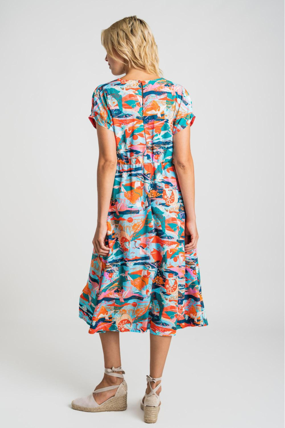 Disfraces frijoles nombre de la marca Vestido midi manga corta con estampado de aves coral y azul - Rosalita McGee