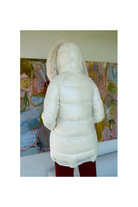 PARKA CORTA CON CAPUCHA BLANCA