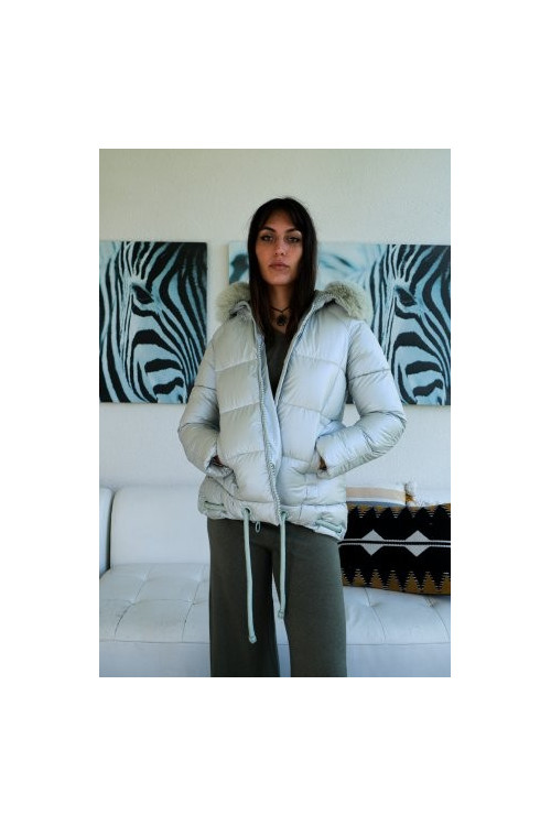 PARKA CORTA CON CAPUCHA TURQUESA