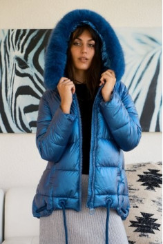 PARKA CORTA CON CAPUCHA AZUL