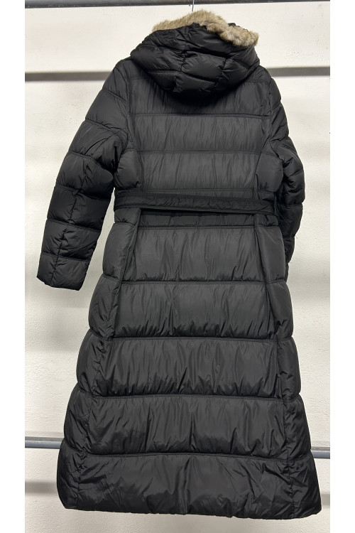 ANORAK NEGRO CON CINTURÓN Y CAPUCHA PELO