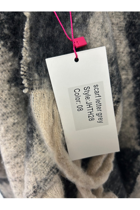 SCARF LETTER GREY