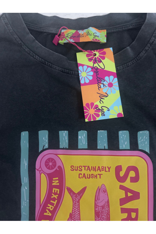 CAMISETA SARDINAS NEGRA