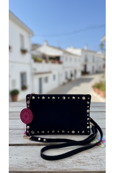 BOLSO SERRAJE MARRÓN TACHUELAS