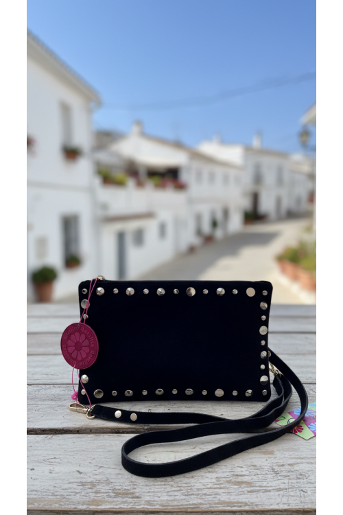 BOLSO SERRAJE MARRÓN TACHUELAS