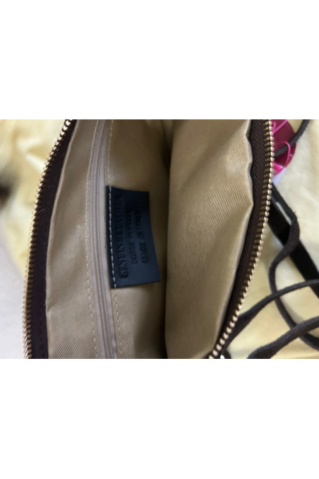 BOLSO SERRAJE MARRÓN TACHUELAS