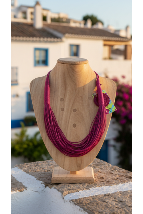 COLLAR CORDONES FUCSIA