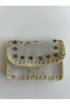 CARTERITA PIEL TACHUELAS BEIGE