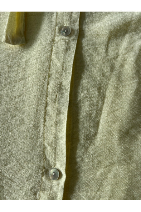 CAMISA CUELLO AMARILLA