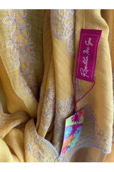 PONCHO BORDADO AMARILLO 2