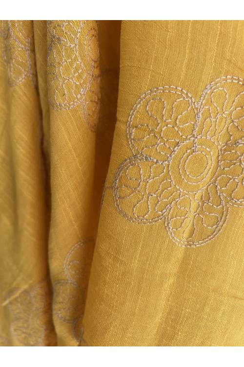 PONCHO BORDADO AMARILLO