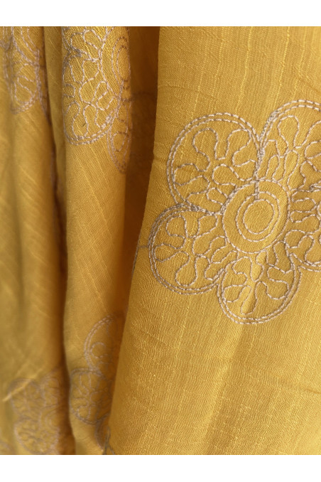 PONCHO BORDADO AMARILLO