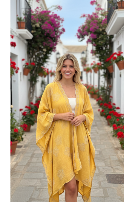 PONCHO BORDADO AMARILLO