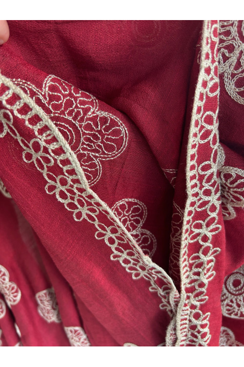 PONCHO BORDADO ROJO