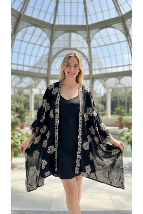 PONCHO BORDADO NEGRO
