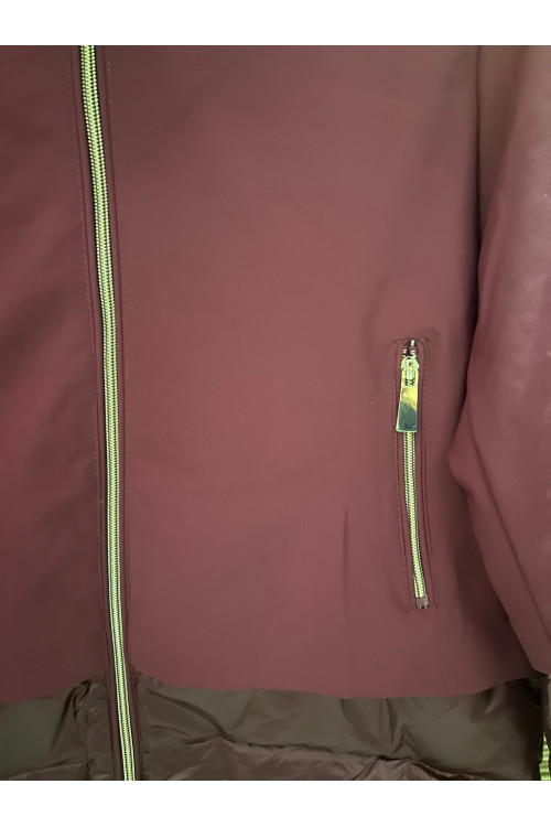 IMPERMEABLE ACOLCHADO BURDEOS