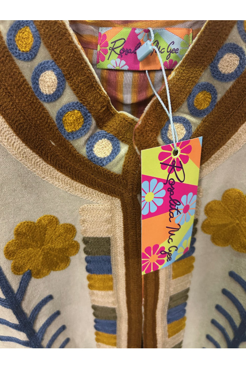 ABRIGO BORDADOS BEIGE