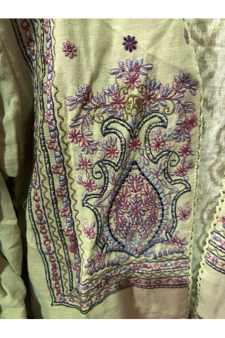 CHAQUETA VERDE BORDADOS